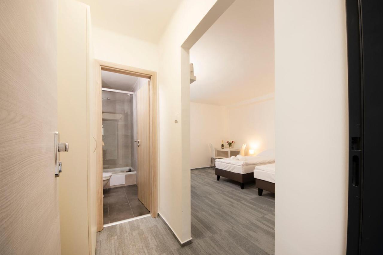 Hotel Blue Apartment Pressburg Exterior foto